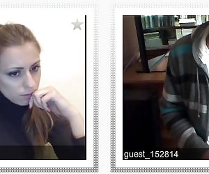 Грудастая сучка ласкает свою плрно 365 киску на поле