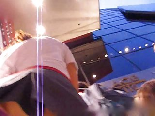 Молодой студент решил секс эротика видео сделать деньги и сниматься в порно. Сучке понравился оператор, и он решил начать проверять ее дырки, трахаясь во все щели