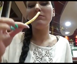 Студент с большой задницей смотреть бесплатно порно видео любит трахаться