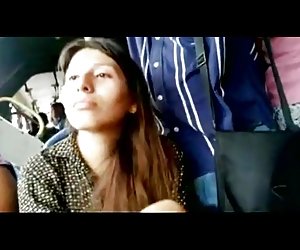 Зрелая порно онлайн за деньги дама с большими сиськами трахнула соседку на улице